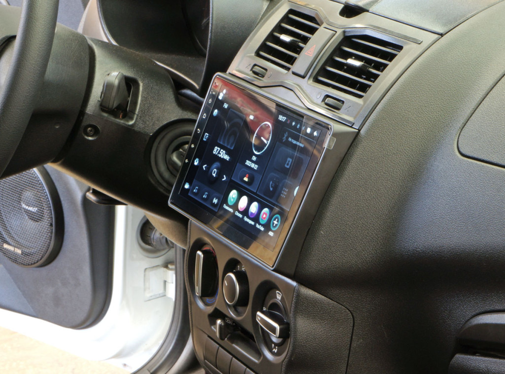 Рамка для UMS  LADA Granta 2018+, 9"