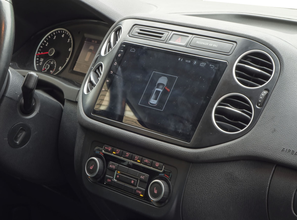 Рамка для UMS  VW Tiguan 2011-2016 BLACK, 9"