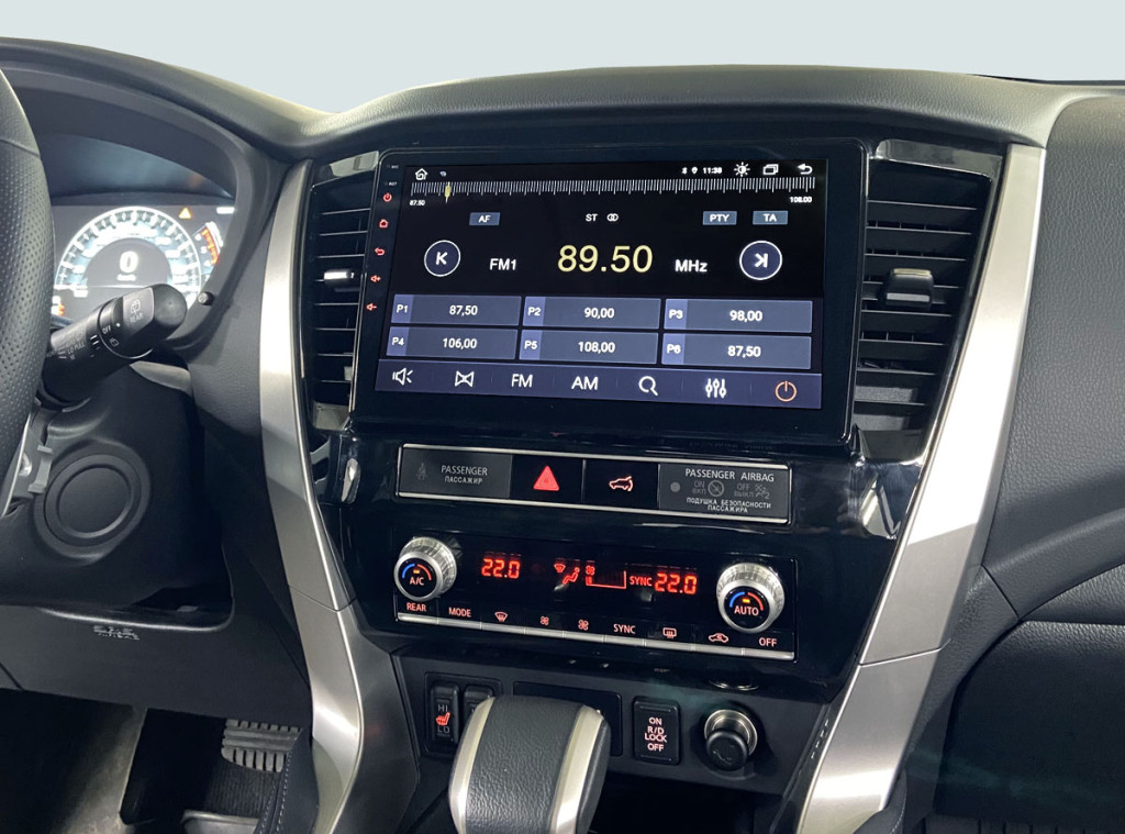 Рамка для UMS  MITSUBISHI Pajero Sport 2020+ (Auto AC), 10" 